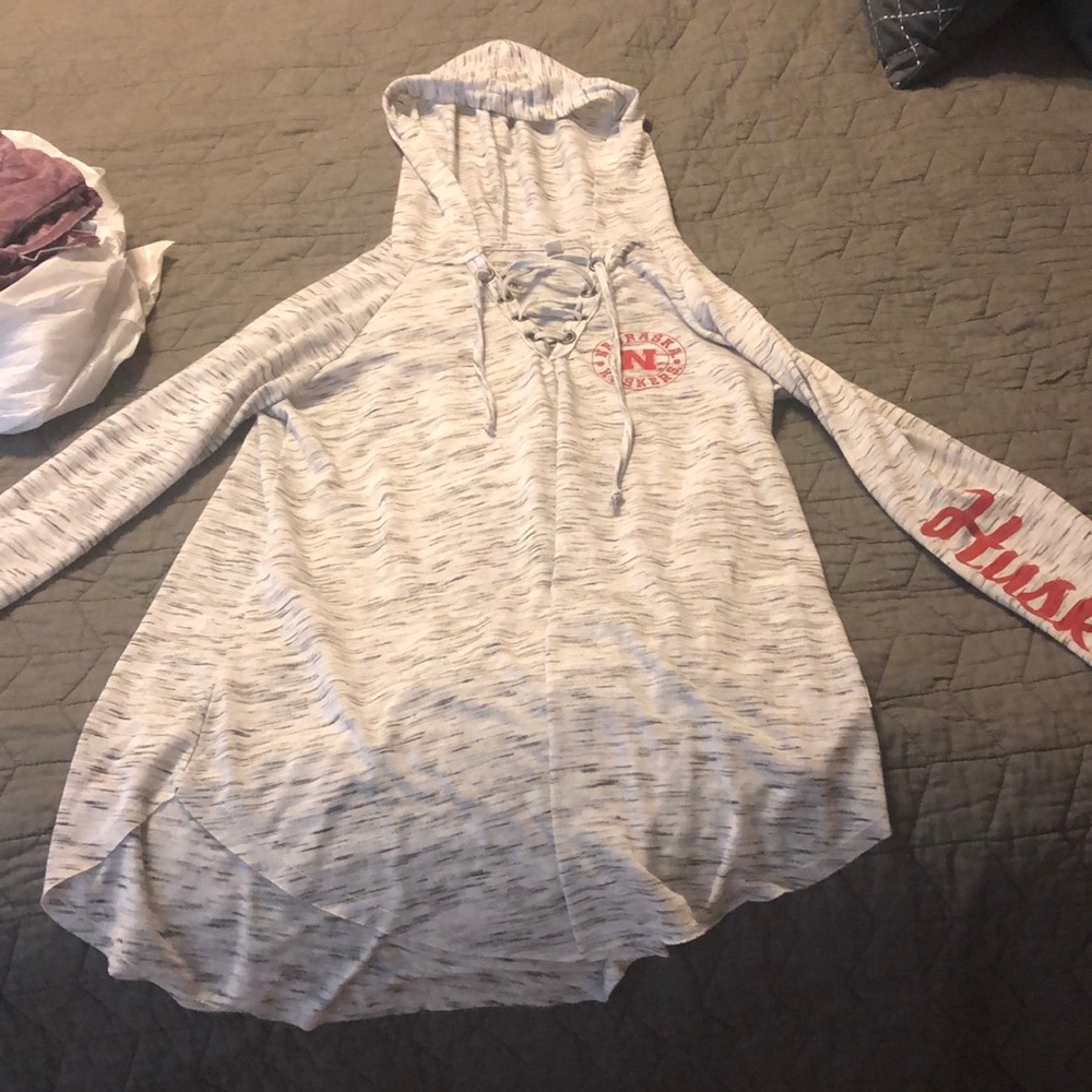 Hooded long sleeve Husker Shirt